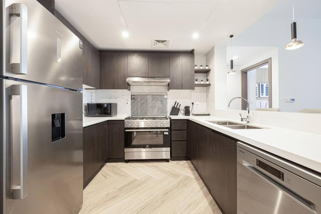 Appartement Chic 2 Bed Near Trade Centre With 5 Star Amenities à Dubaï Extérieur photo