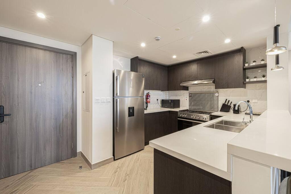 Appartement Chic 2 Bed Near Trade Centre With 5 Star Amenities à Dubaï Extérieur photo